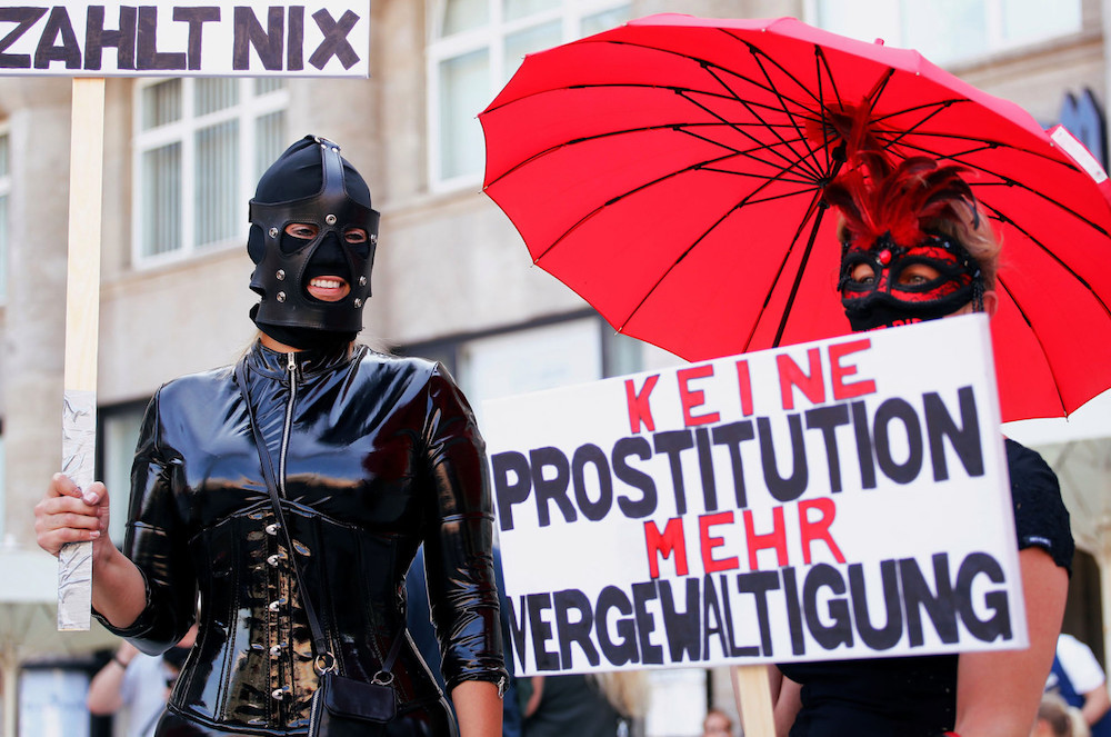 Prostytutek niemczech ceny w Niemiecki sąd